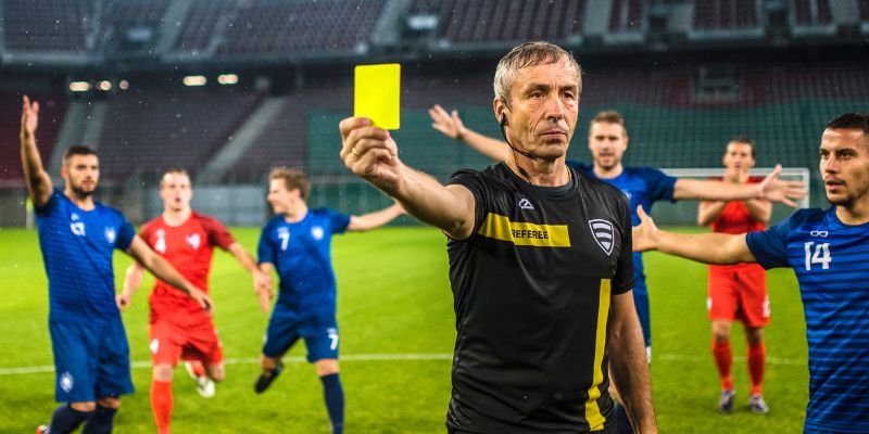 Tìm hiểu cơ bản về kèo thẻ vàng